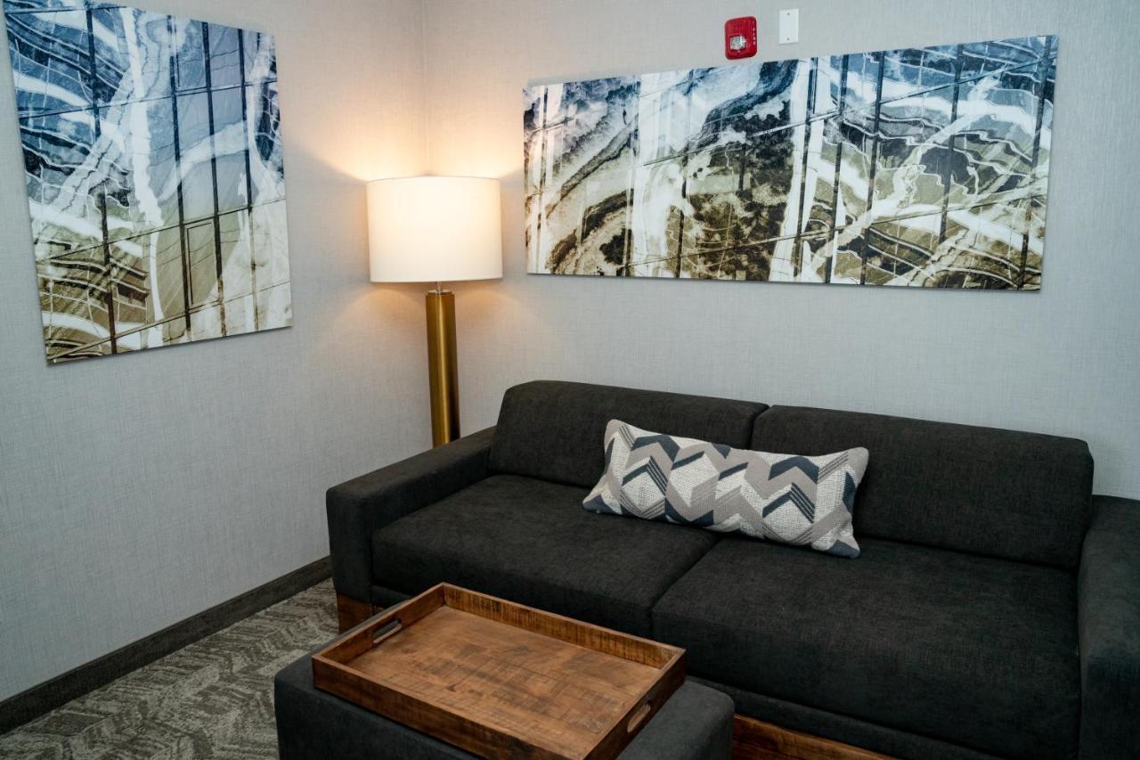 Springhill Suites By Marriott Woodbridge Eksteriør billede