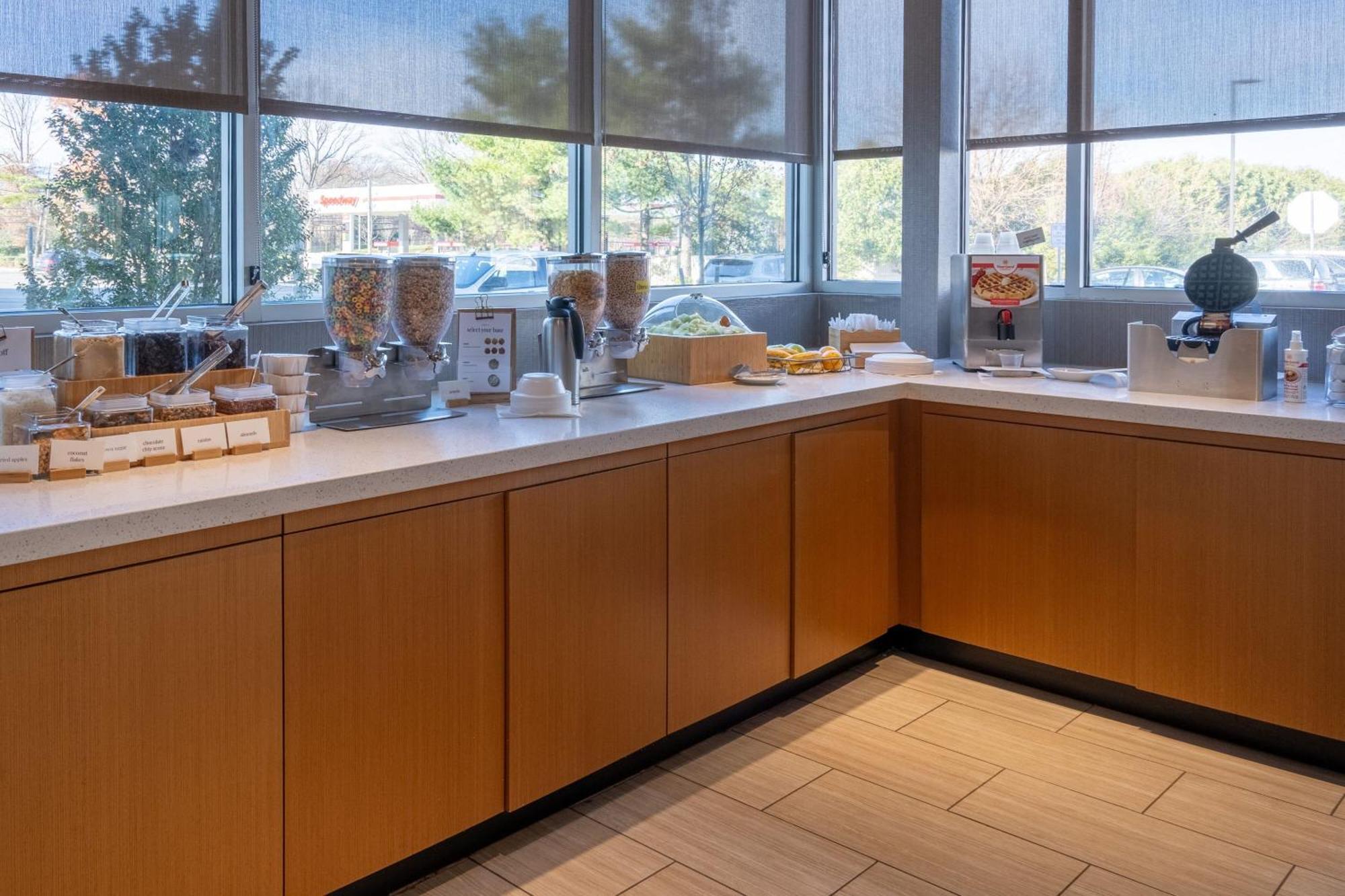 Springhill Suites By Marriott Woodbridge Eksteriør billede