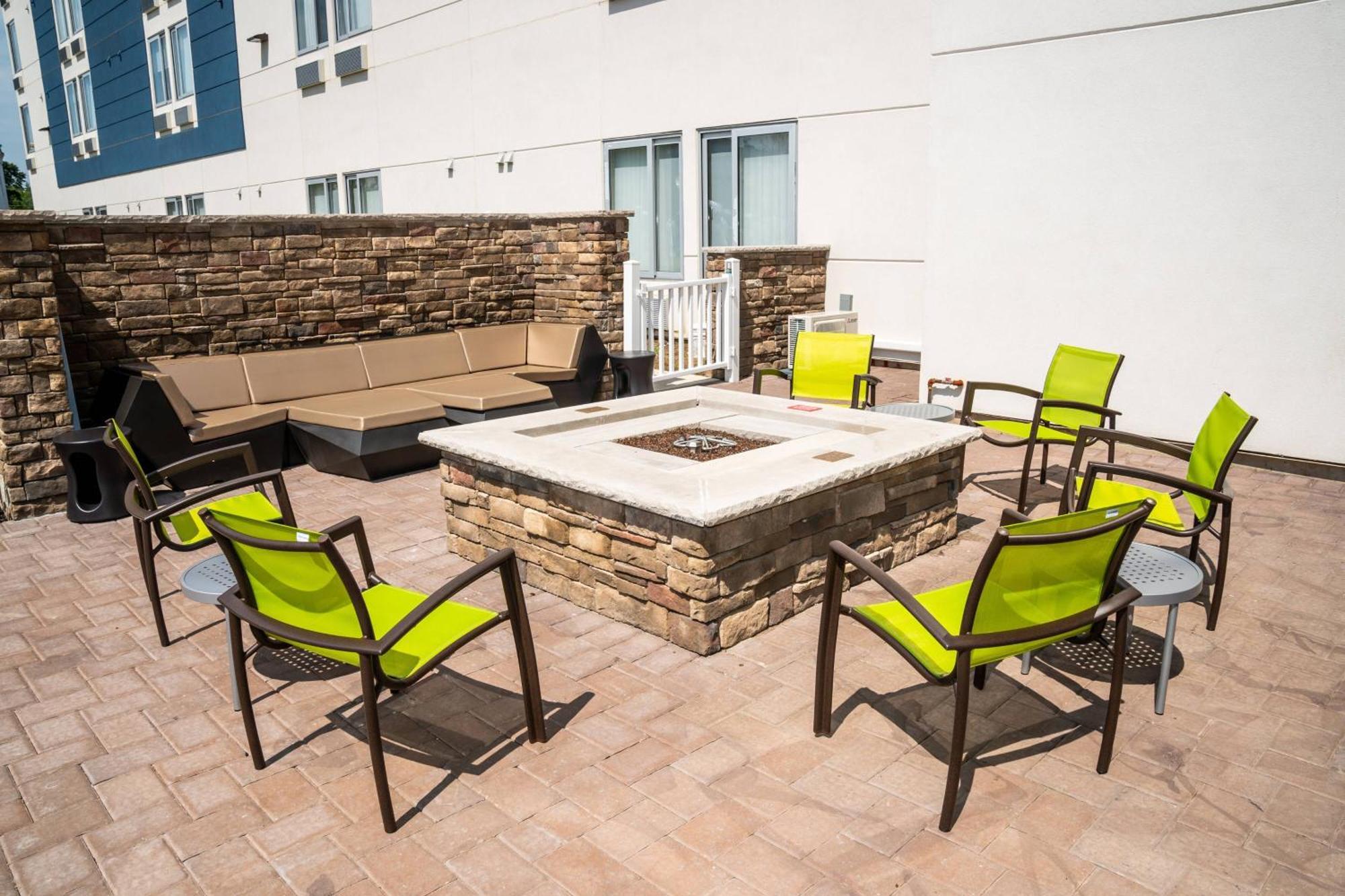 Springhill Suites By Marriott Woodbridge Eksteriør billede